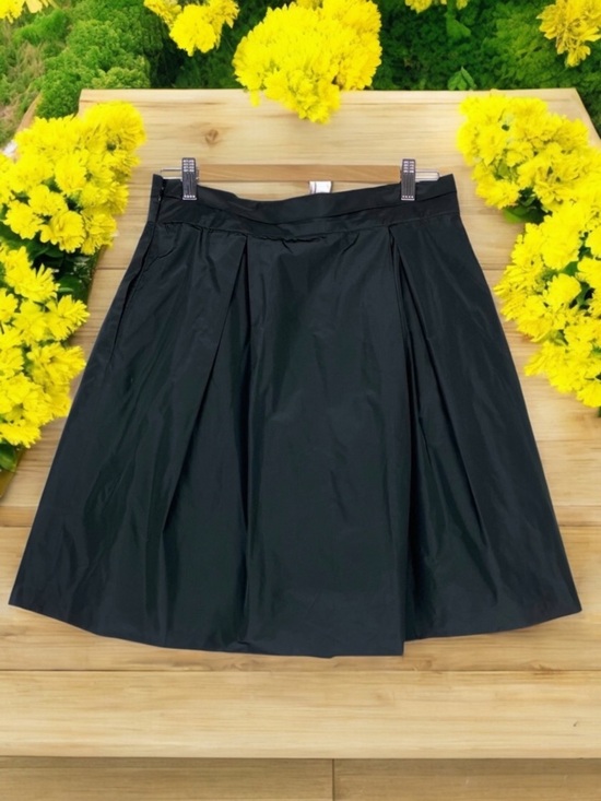 Chloé Pleated Black Polyester A Line Knee Length Modest Career Mini Skirt 2006